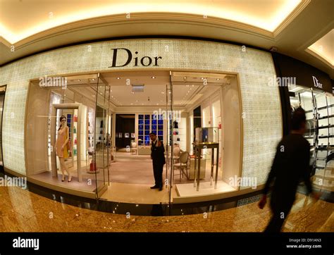 dior dubai mall of the emirates